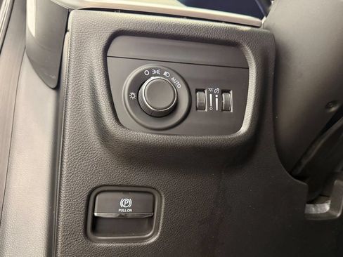 Used 2023 Jeep Grand Cherokee L Laredo AWD/4WD image 15