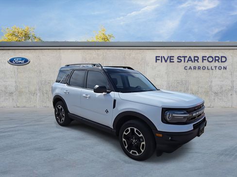 Used 2024 Ford Bronco Sport Outer Banks image 2