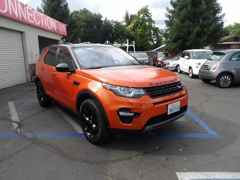 Used 2017 Land Rover Discovery Sport HSE AWD/4WD image 2