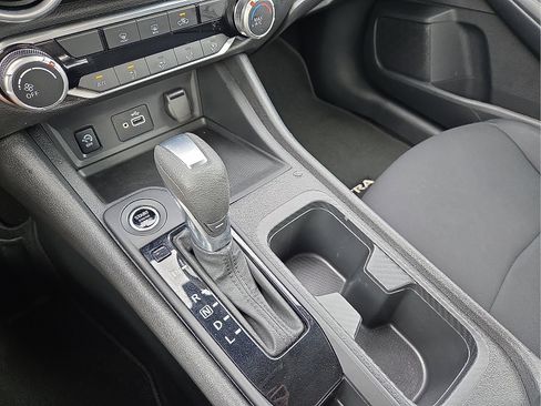 Used 2024 Nissan Sentra S FWD image 25