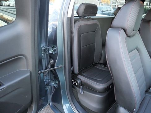 Used 2015 GMC Canyon SLE w/ All-Terrain Package image 23