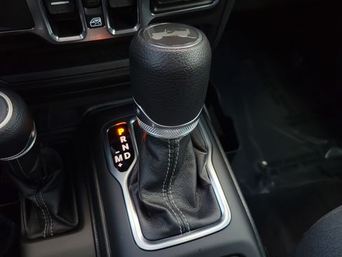Used 2025 Jeep Wrangler Unlimited Sport AWD/4WD image 26