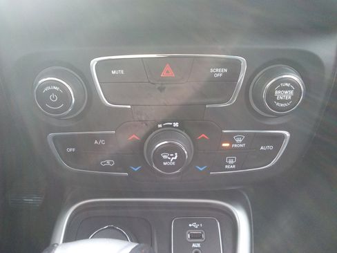 Used 2020 Jeep Compass Latitude image 18