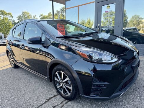 Used 2018 Toyota Prius C Two w/ Carpet Mat Package FWD image 4