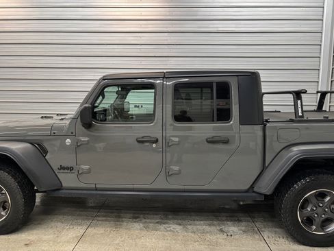 Used 2020 Jeep Gladiator Sport w/ Quick Order Package 24S image 9