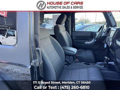 Used 2012 Jeep Wrangler Rubicon w/ Dual Top Group AWD/4WD image 24