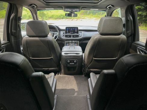 Used 2021 Chevrolet Suburban LT image 24