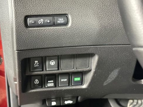 Used 2022 Nissan Rogue Sport SV w/ Technology Package image 19