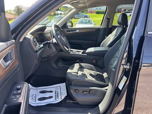 Used 2024 Volkswagen Atlas SE FWD image 15