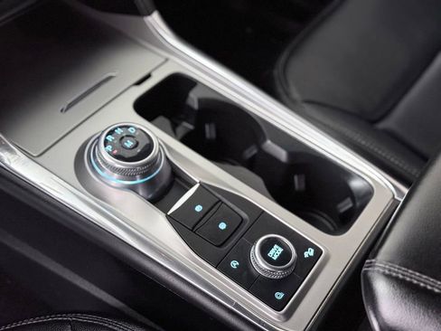 Used 2020 Ford Explorer XLT w/ Equipment Group 202A AWD/4WD image 14