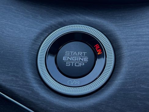 New 2024 Jeep Grand Cherokee Overland w/ Luxury Tech Group IV image 21