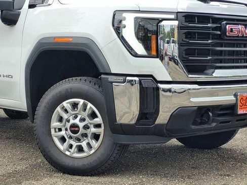 New 2026 GMC Sierra 2500 Pro RWD image 9