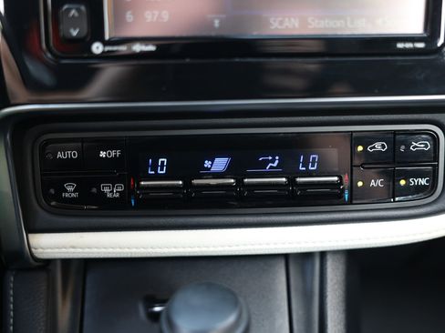 Used 2017 Toyota Corolla iM image 36