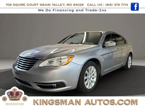 Used 2013 Chrysler 200 Limited FWD image 8