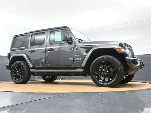 Used 2023 Jeep Wrangler Unlimited Sahara w/ Cold Weather Group AWD/4WD image 46