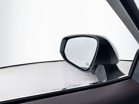 Used 2020 Toyota Highlander XLE image 16