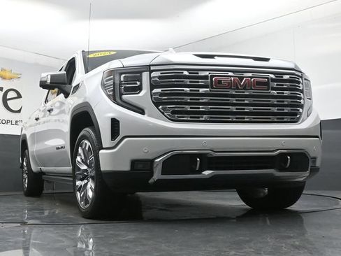 Used 2024 GMC Sierra 1500 Denali w/ Denali Reserve Package AWD/4WD image 3