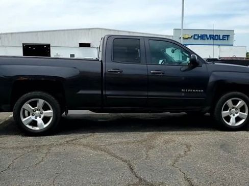 Used 2015 Chevrolet Silverado 1500 LT w/ LT Plus Package AWD/4WD image 8