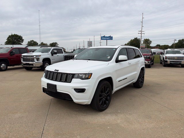 Used 2021 Jeep Grand Cherokee Laredo X AWD/4WD image 3