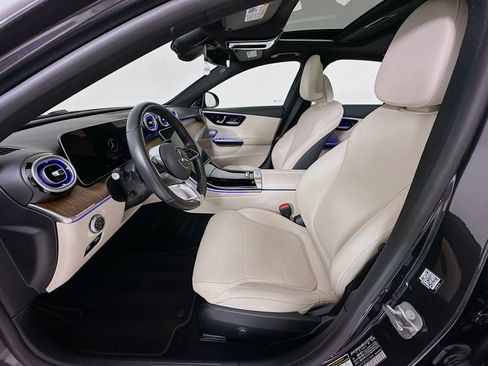 Used 2025 Mercedes-Benz C 300 Sedan image 23