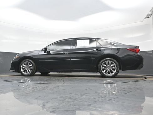 Used 2019 Toyota Avalon XLE image 30
