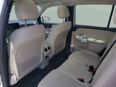 Used 2023 Mercedes-Benz GLB 250 image 10