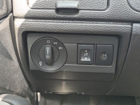 Used 2010 Ford Fusion SE FWD image 24