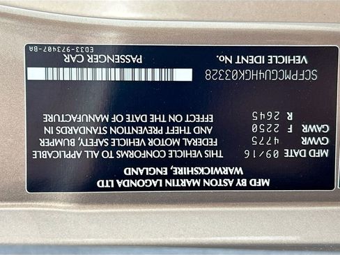 Used 2017 Aston Martin Vanquish Volante image 31