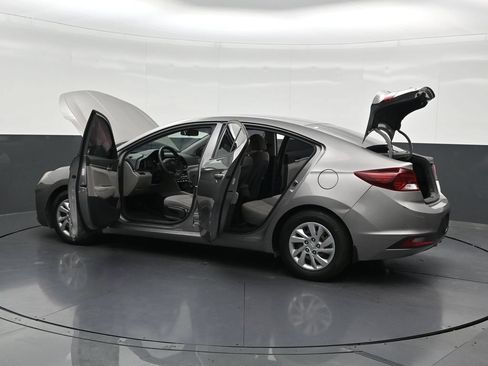 Used 2020 Hyundai Elantra SE FWD image 34