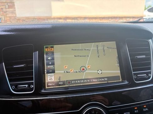 Used 2016 Kia Cadenza Premium FWD image 22
