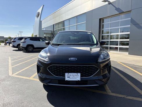Used 2021 Ford Escape SE w/ Convenience Package AWD/4WD image 2