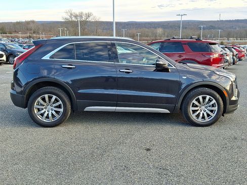 Used 2022 Cadillac XT4 Premium Luxury w/ Enhanced Visibility Package image 7