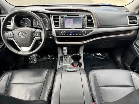 Used 2015 Toyota Highlander XLE image 50