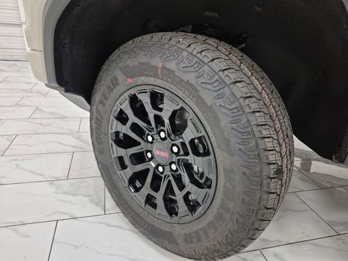 New 2026 GMC Canyon Elevation w/ Convenience Package image 34