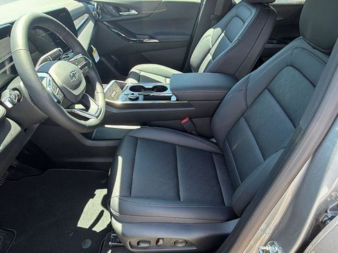 New 2026 Chevrolet Equinox LT w/ Convenience Package II AWD/4WD image 13