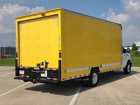 Used 2023 Ford E-350 and Econoline 350 Super Duty w/ Driver's Safety Package RWD image 5