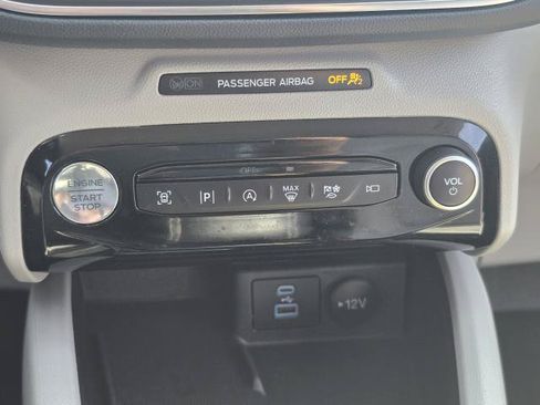 Used 2023 Ford Escape Platinum AWD/4WD image 22