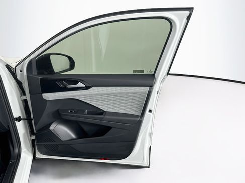 Used 2022 Volkswagen Taos S FWD image 29