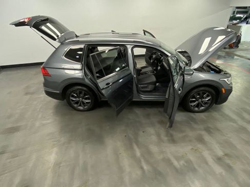 Used 2023 Volkswagen Tiguan SE image 50
