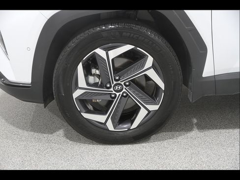 Certified 2024 Hyundai Tucson Limited AWD/4WD image 22