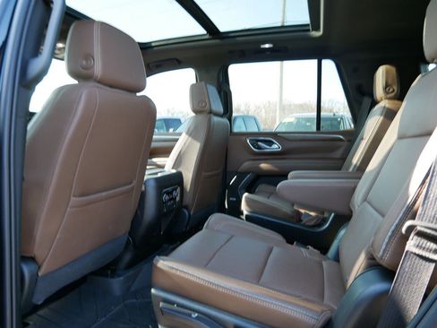 Used 2023 Chevrolet Tahoe High Country AWD/4WD image 14