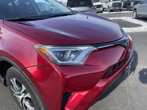 Used 2018 Toyota RAV4 LE image 22
