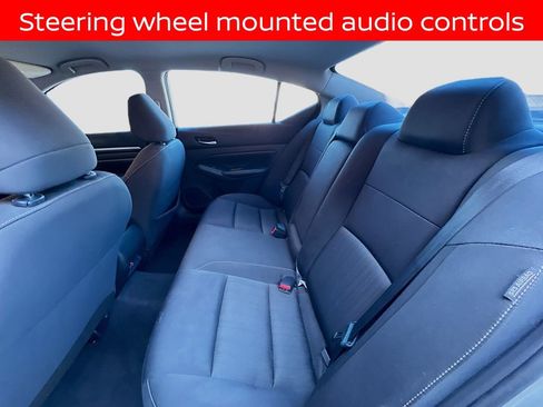 Used 2022 Nissan Altima 2.5 SV image 9