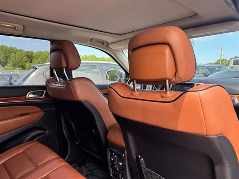 Used 2013 Jeep Grand Cherokee Overland image 17