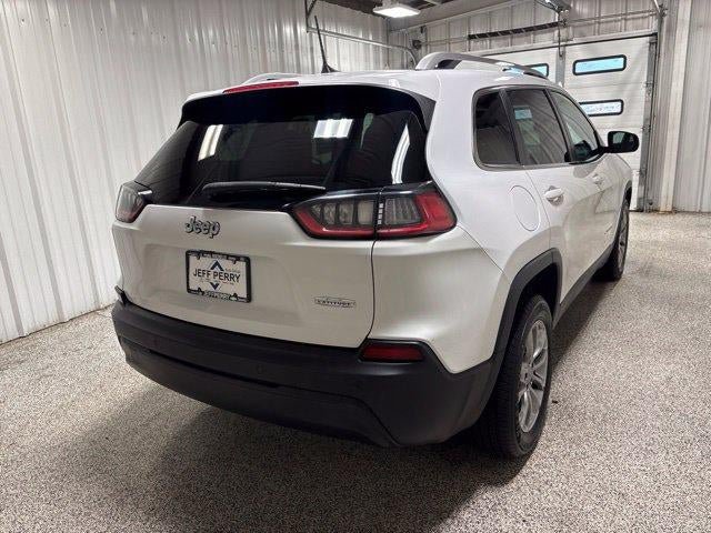 Used 2019 Jeep Cherokee Latitude Plus w/ Cold Weather Group FWD image 3