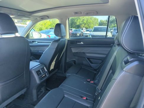 Certified 2023 Volkswagen Atlas SE w/ Panoramic Sunroof Package FWD image 7