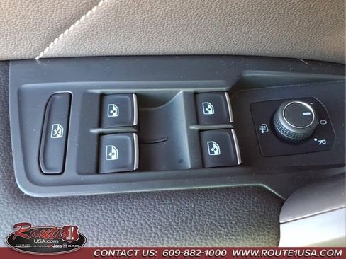 Used 2023 Volkswagen Tiguan SE R-Line FWD image 26