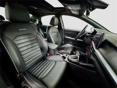 Used 2023 Kia Forte GT-Line w/ GT-Line Premium Package image 32