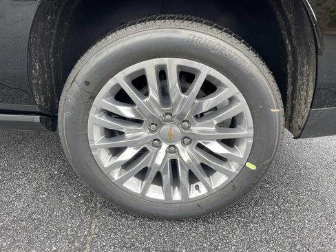 New 2025 Chevrolet Suburban High Country image 10