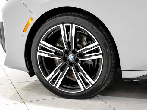 Used 2024 BMW 760i xDrive w/ Premium Package 2 AWD/4WD image 51